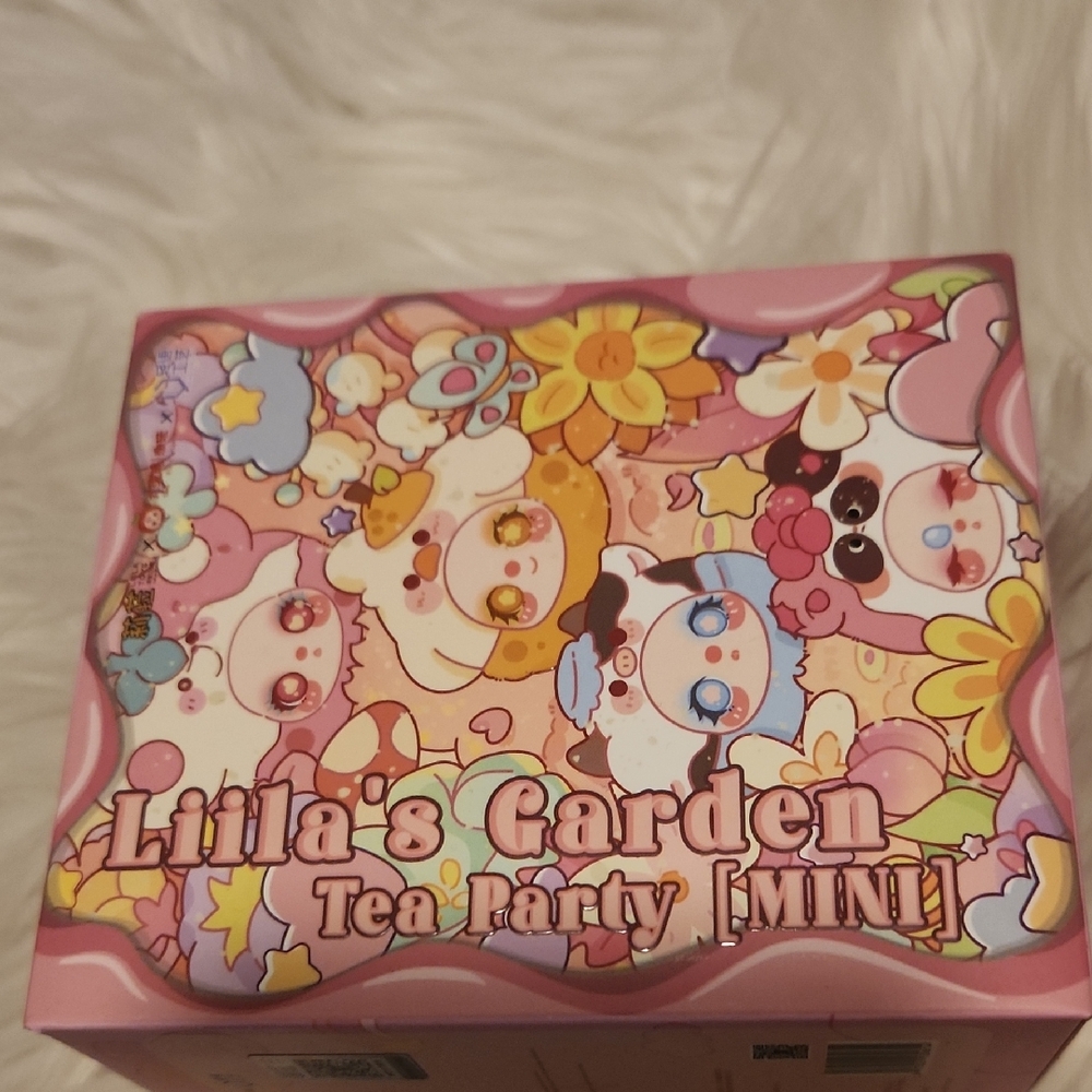 LiilS Garden Tea Party Pendent
